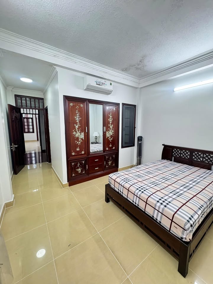 Nhà Cho Thuê Hẻm 8m Thành Thái, Quận 10 - 6PN, 4 Tầng, Giá 37 Triệu