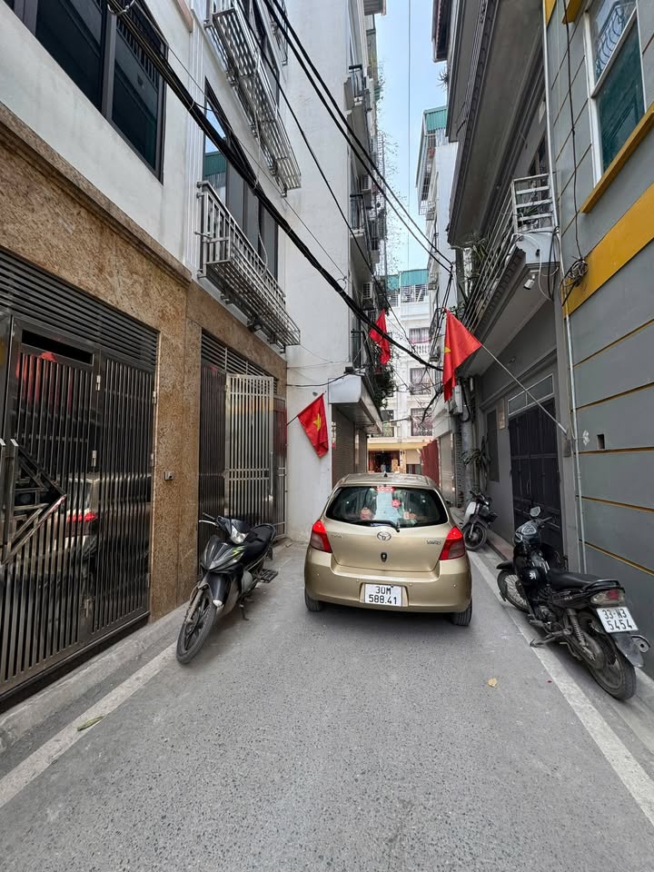 Nhà riêng Việt Hưng Long Biên 30m² 7.99 tỷ - Ô tô vào tận nhà!