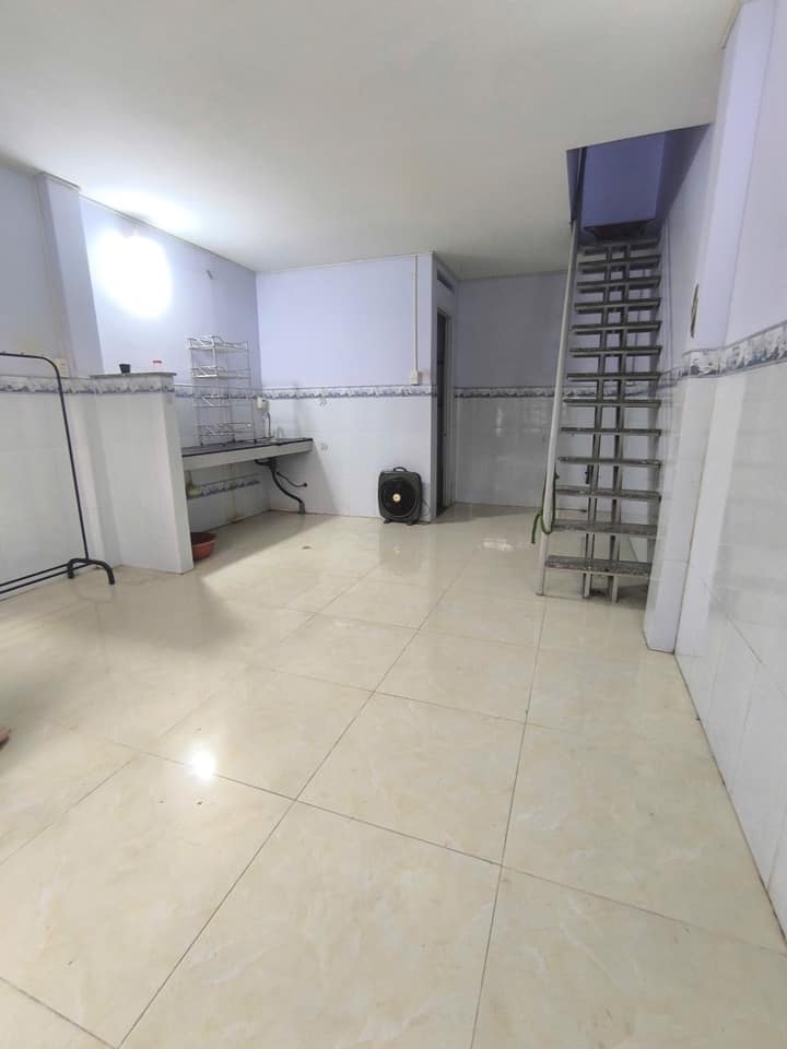 Nhà 1 Trệt 1 Lửng Đường 47, Thủ Đức - Đối Diện Gigamall, Giá 4 Triệu/Tháng