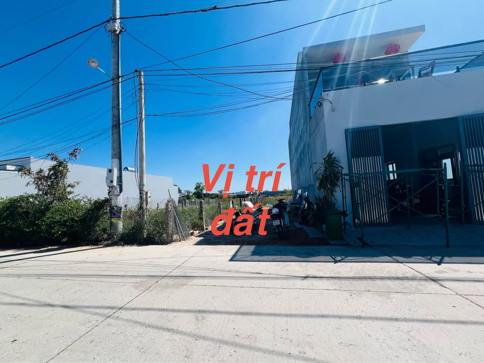 Đất Nền Hàm Thắng 100m² - Trục Chính Kinh Doanh, Sổ Đỏ Riêng - Giá Tốt Trước Tết