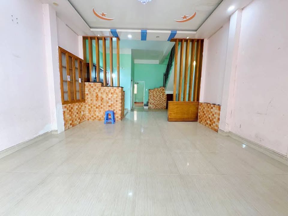 Bán Gấp Nhà 2 Tầng An Phú Đông, Q12 - 131m², Ngang 5.26m, Giá 3 Tỷ