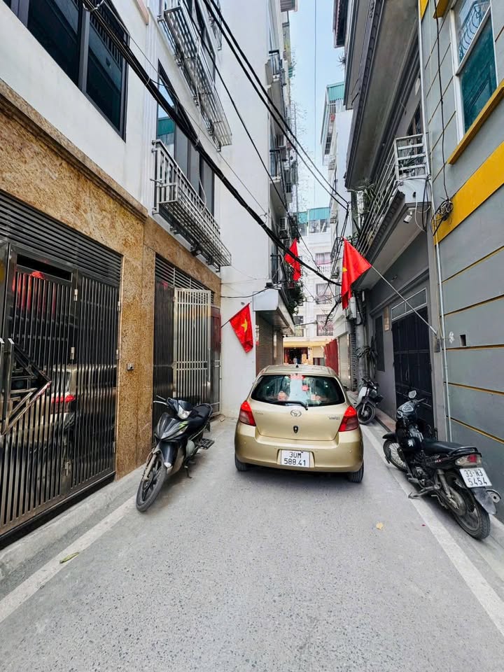 Nhà Riêng Việt Hưng Long Biên 31m² - Ô Tô Tránh, Nở Hậu Đẹp!