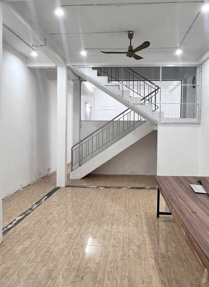 Nhà Phố Quảng Ngãi 100m² - Mặt tiền kinh doanh đắc địa!