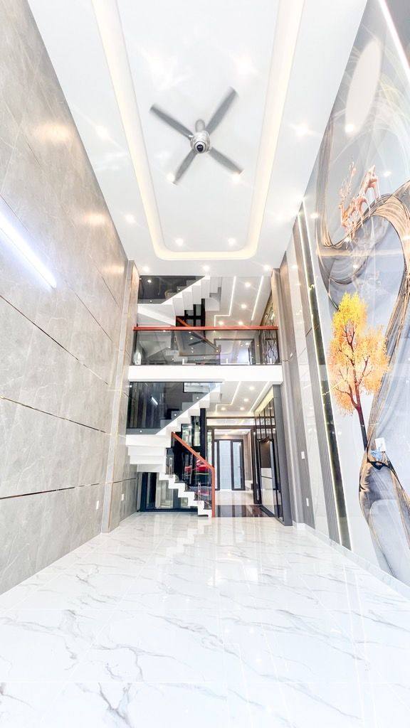 Nhà Lương Thế Vinh Tân Phú 72m² hơn 8 tỷ - Ô tô vào nhà, có thang máy