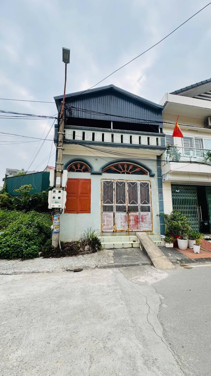 Nhà Phố Hồng Gai, Hạ Long 52m² - Vị Trí Vàng, Giá Hơn 1.5 Tỷ