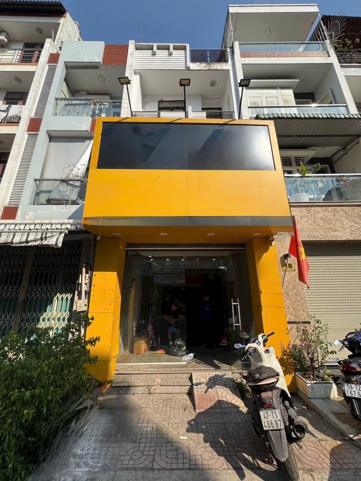 Nhà Mặt Tiền KD Nguyễn Xuân Khoát, Tân Phú - 52m² - Giá 16 Triệu