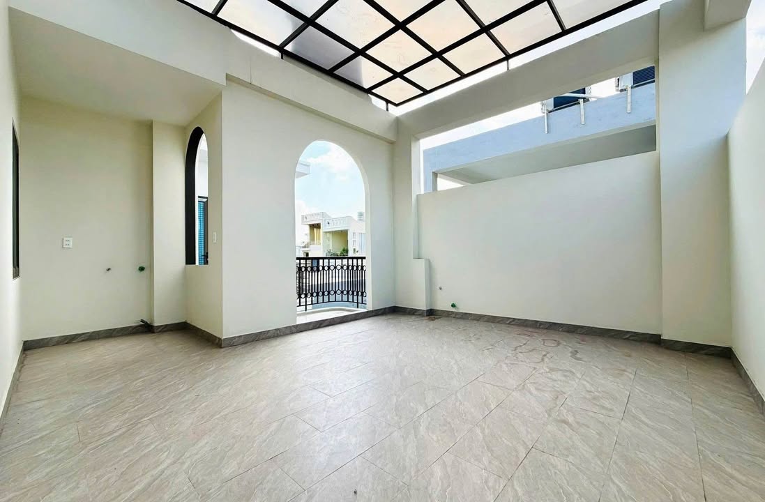 Nhà Riêng 4 Tầng Ngô Quyền 79.9m² - Ô tô Vào Tận Nhà, Sổ Đỏ Sẵn!