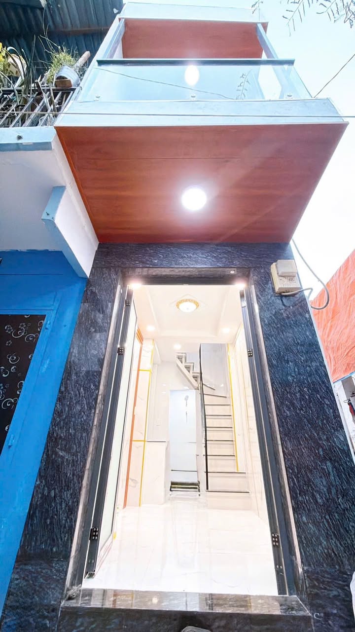 Nhà Xóm Chiếu Quận 4 - 9m² Sổ Hồng Riêng - Giá 1.55 Tỷ