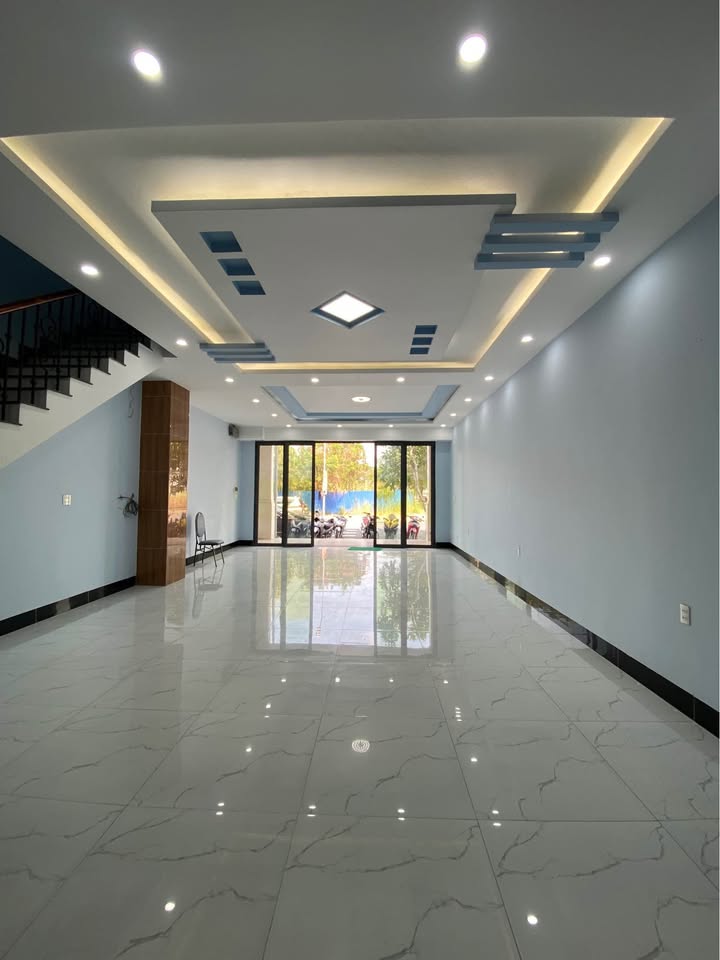 Nhà Cho Thuê Tây Sông Hậu Long Xuyên 120m² - Vị Trí Đẹp!