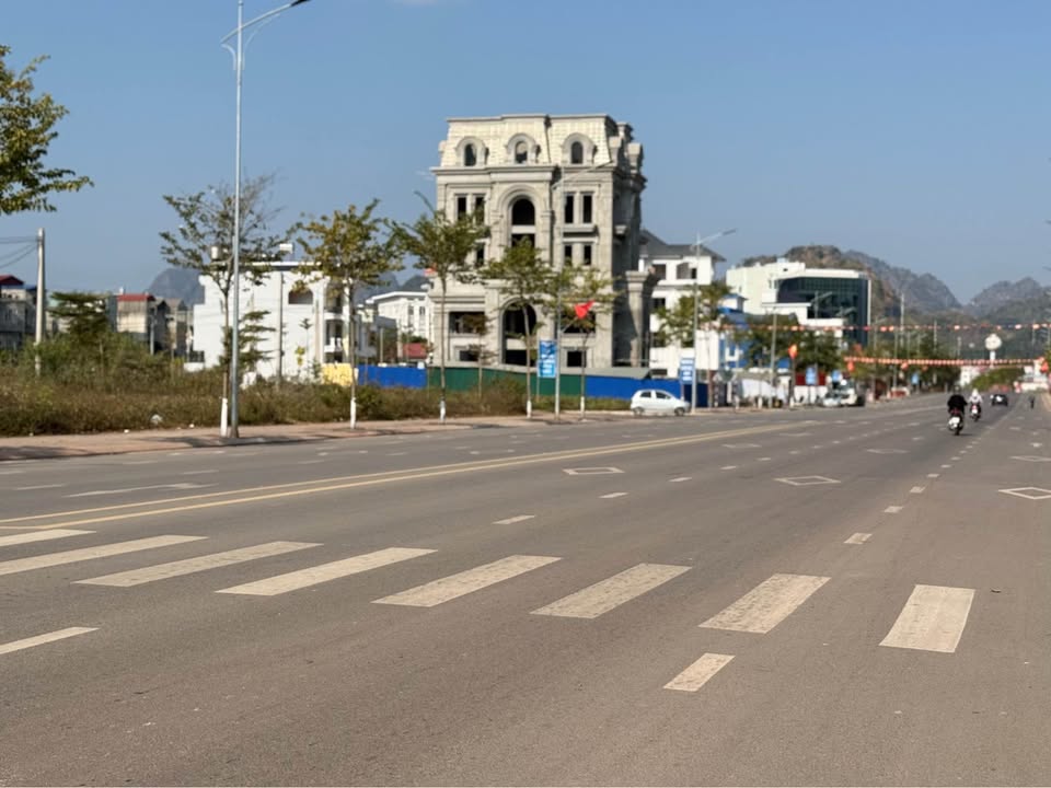 Đất Vàng Võ Nguyên Giáp, Sơn La: 254m² Ba Mặt Tiền, Kinh Doanh Đắc Địa