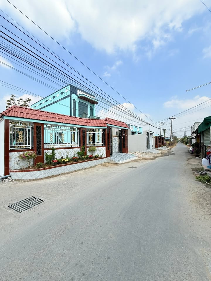 Nhà Gác Lửng Sân Vườn 200m² - Lô Góc Kinh Doanh 3.2 Tỷ Tại Cần Giuộc, Long An