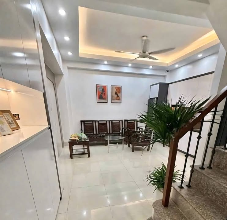 Nhà 6 Tầng Ngõ Tây Sơn 28m² - Ô Tô Đỗ Cổng - Giá 7.8 Tỷ