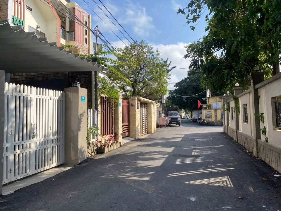 Đất Kiệt Ô Tô Phạm Văn Đồng, Huế 180m² - Sổ Đỏ, Giá 3.5 Tỷ