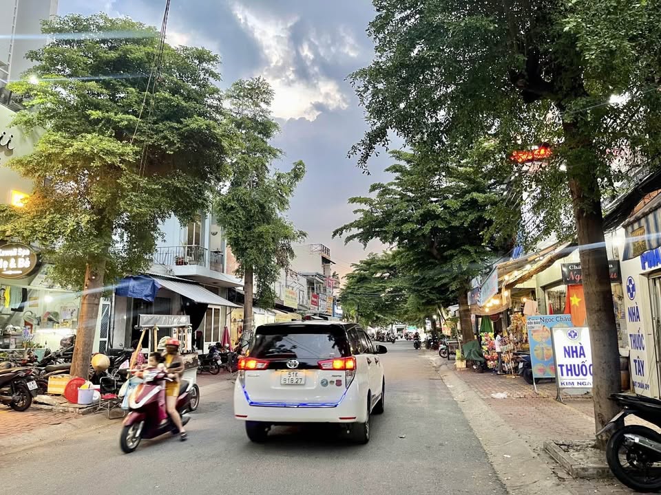 Dãy trọ Võ Thị Nhờ Quận 7 116m² - Dòng tiền ổn định 20 triệu/tháng!