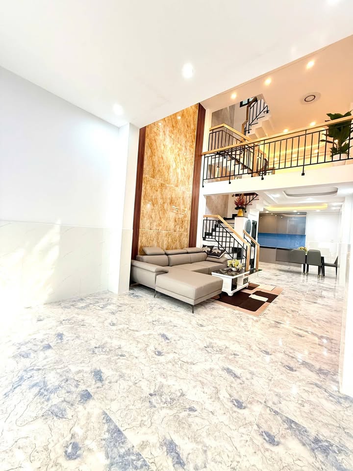 Nhà Đẹp Gò Vấp 4.12m x 12m, 3 Lầu, Sân Thượng - Chỉ 5.67 Tỷ