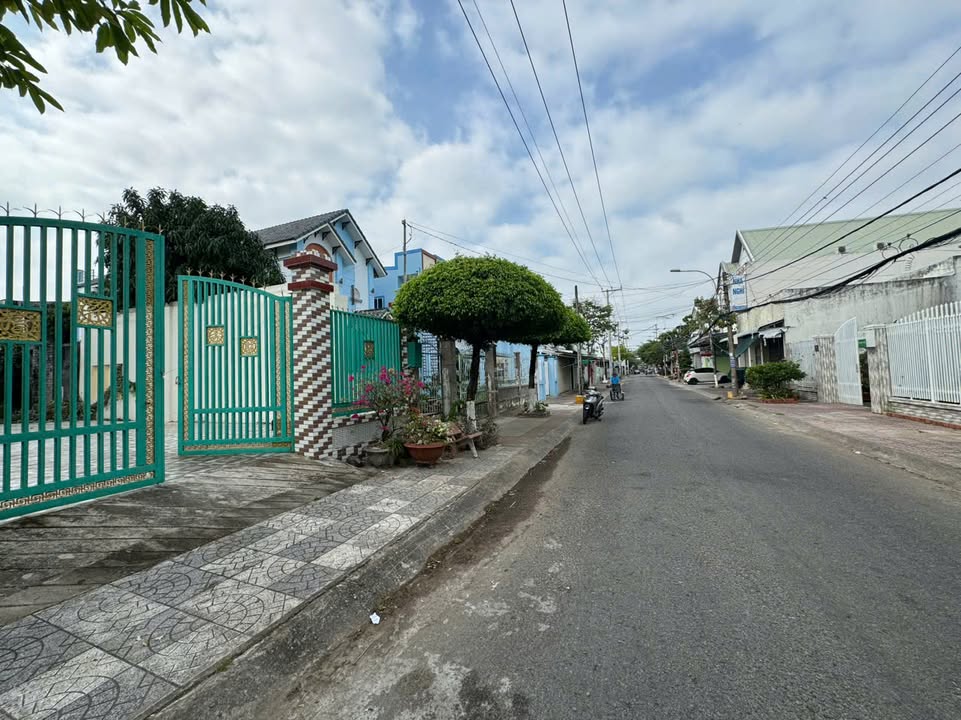 Bán đất đường Đông Hồ, Rạch Giá 301.7m² - Sổ đỏ chính chủ