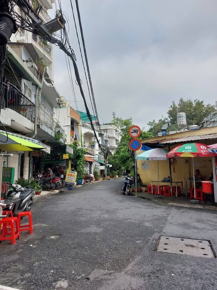 Nhà Mặt Tiền Q1 - 30m² - Chỉ 4 Tỷ - Vị Trí Vàng Trần Hưng Đạo