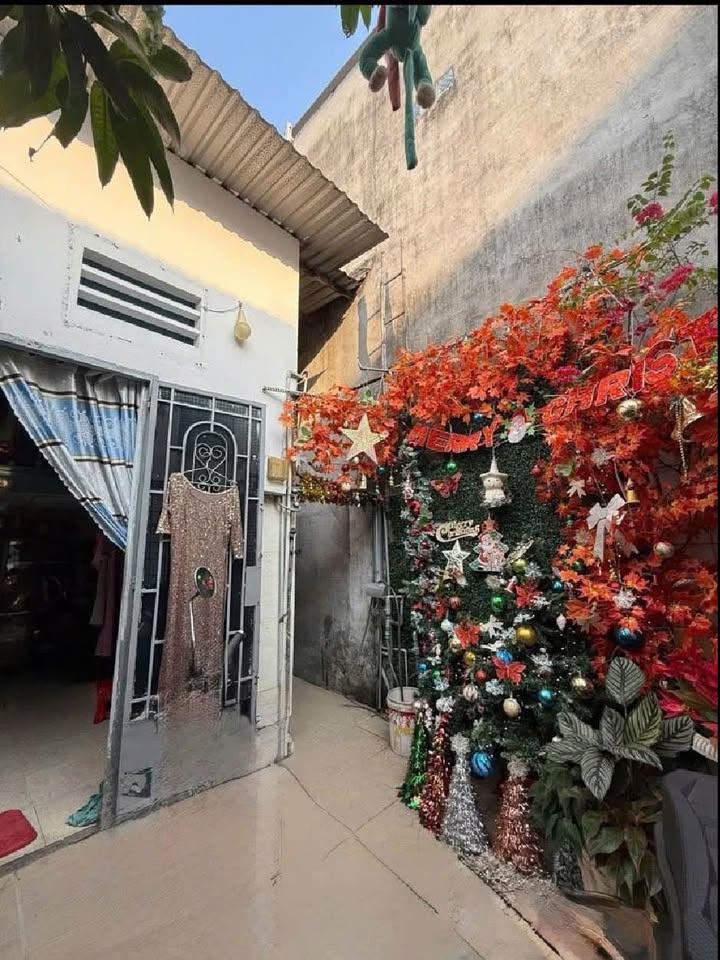 Bán nhà Quận 12 gần Chợ Cầu 68m² 4.95 tỷ - Vị trí đẹp sổ hồng sẵn