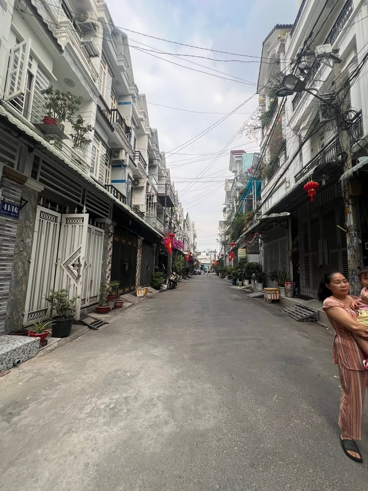 Nhà Phường Thới An Q12 29m² - Đường 8m, ô tô vào tận nhà, giá 2.38 tỷ!