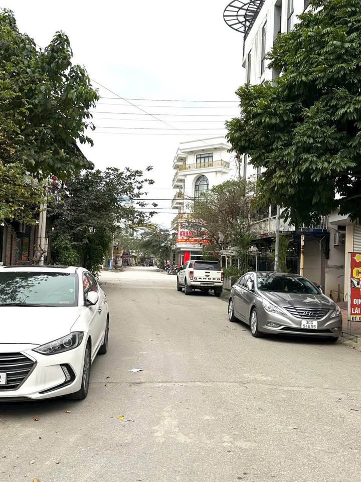 Nhà Mặt Tiền Kinh Doanh 100m² Dương Húc, Tiên Du - Giá 5.2 Tỷ