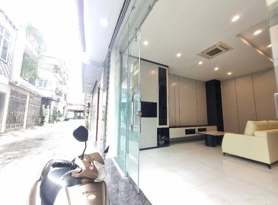 Nhà phố KĐT Linh Đàm 37m² – Lô góc, ô tô vào nhà, kinh doanh tốt!