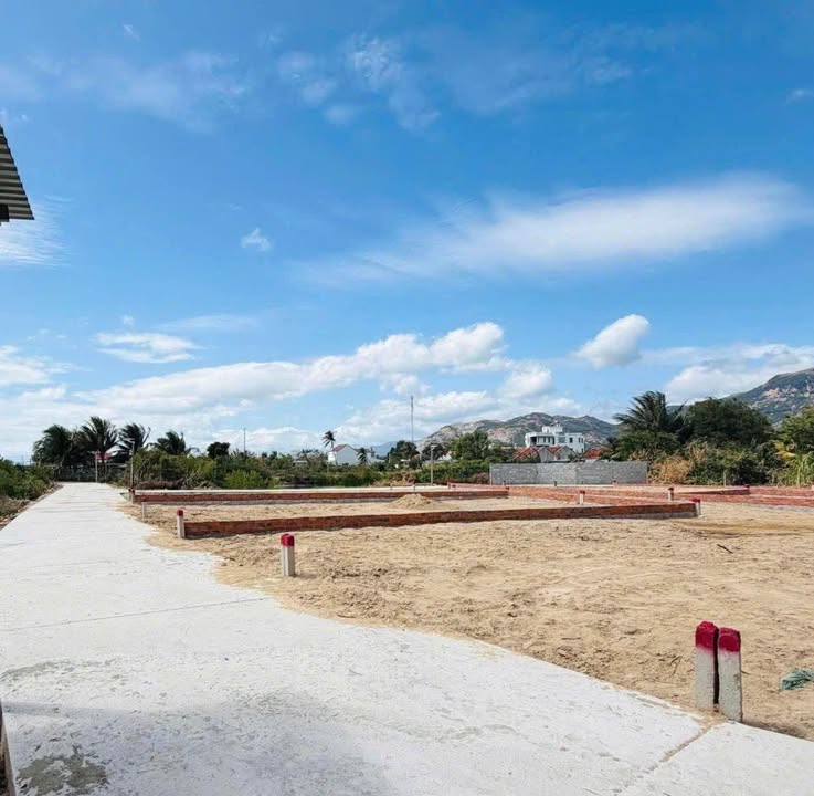 Đất Nền Vân Phong 100m² - Sổ Đỏ Full Thổ Cư - Chỉ 700 Triệu