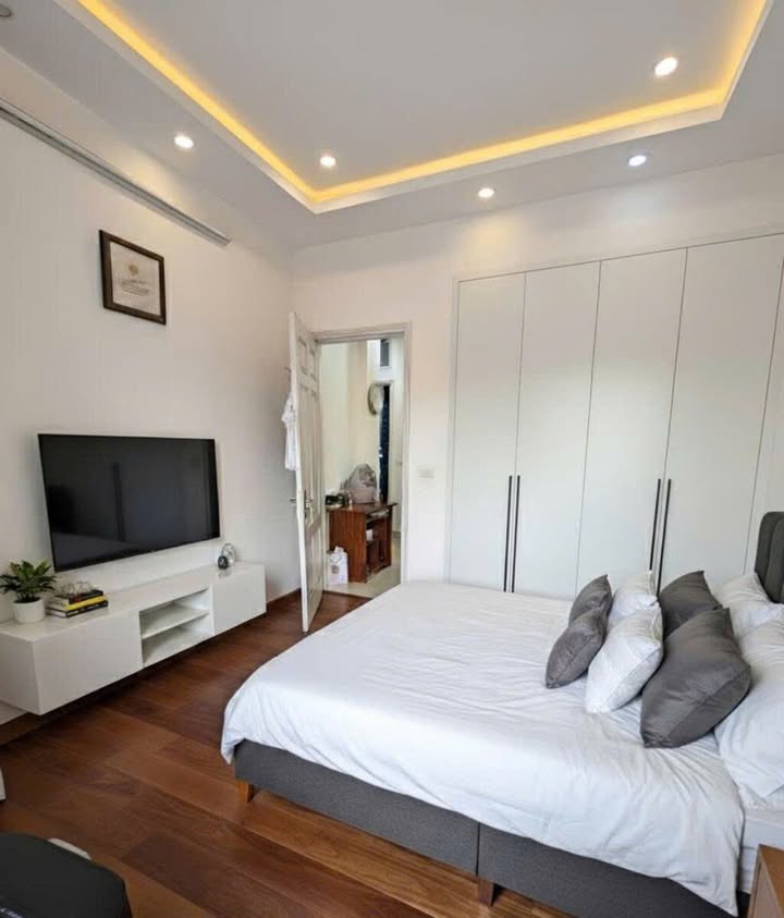 Căn hộ Nam Trung Yên 44m² 2 Ngủ - Sổ Đỏ Chính Chủ - 4.55 Tỷ