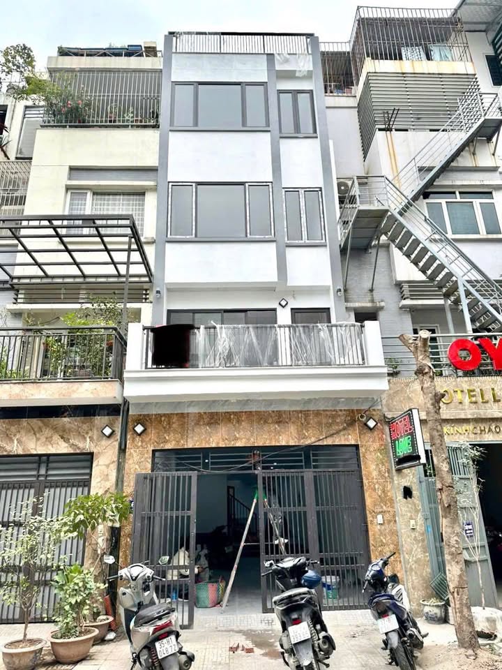 Nhà phố Văn Phú Hà Đông 90m² - Vị trí đắc địa, kinh doanh cực đỉnh!