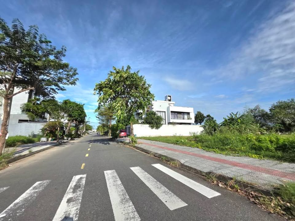 Bán Gấp 2 Lô Liền Kề 600m² Nguyễn Đình Thi - View Sông Hàn