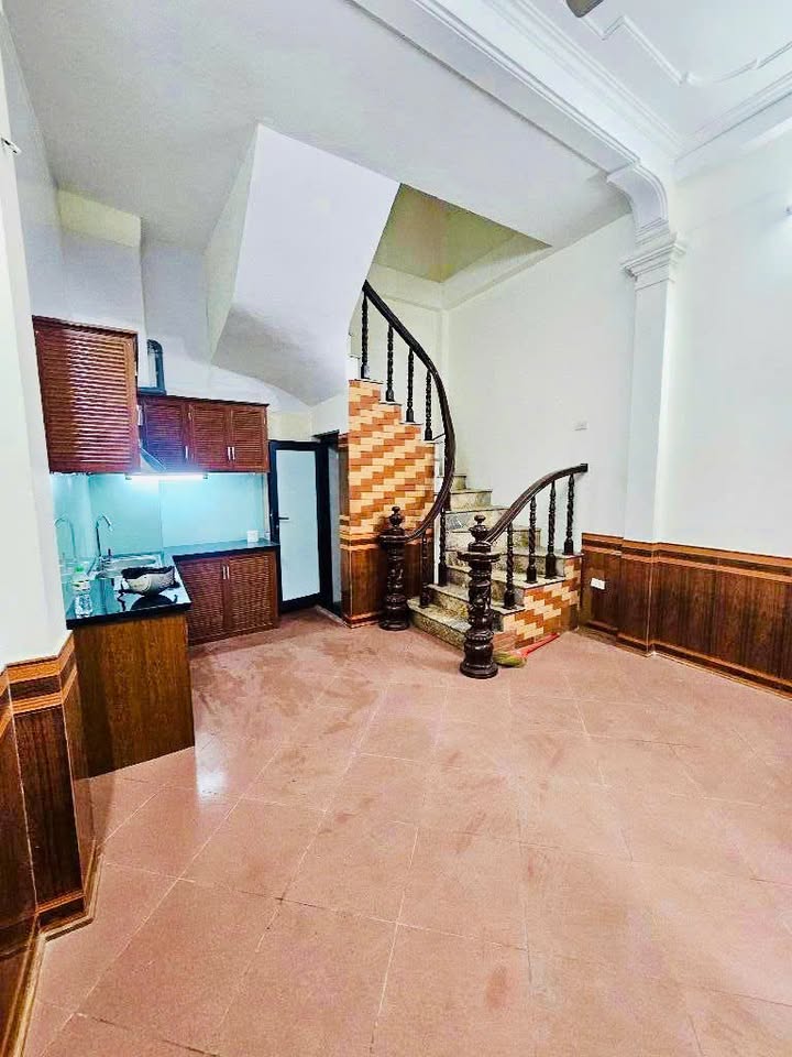 Nhà Phố Minh Khai 30m² - Ô tô đỗ gần, Sổ hồng sẵn sàng!