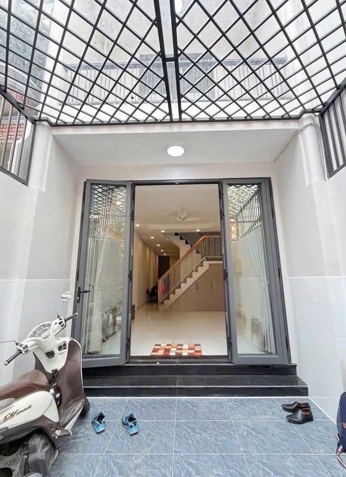 Nhà riêng Trường Chinh, Tân Phú 61m² – Hẻm ô tô, vào ở ngay!