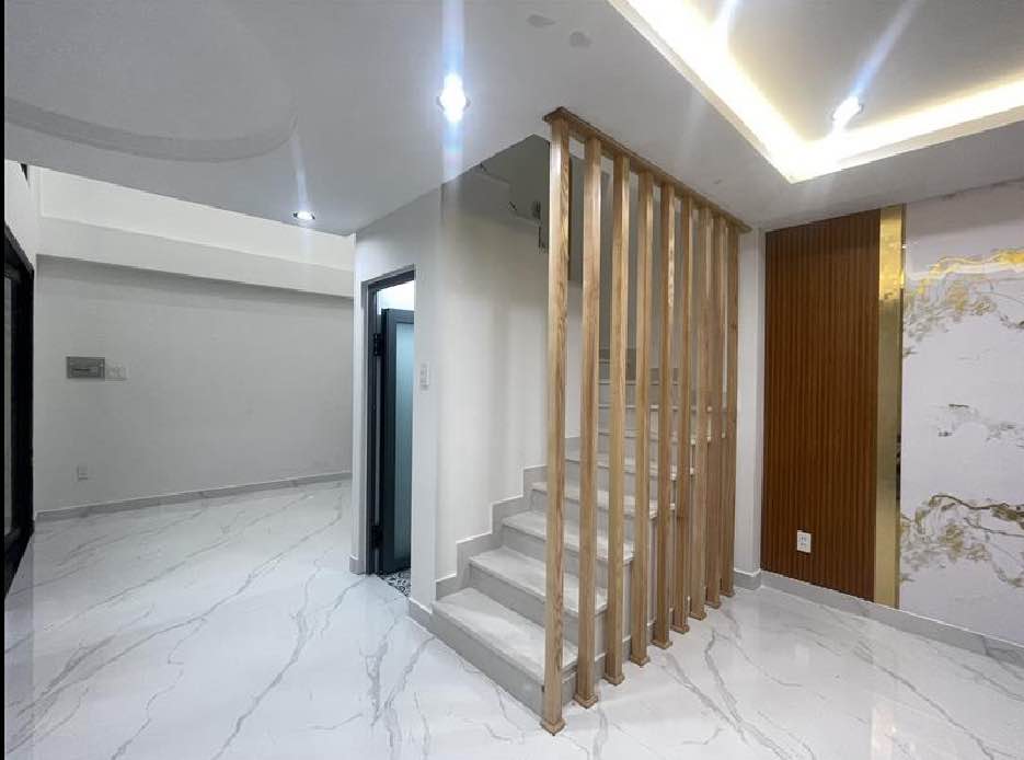 Nhà Riêng Cầm Bá Thước, Phú Nhuận 192m² - Full Nội Thất, Vào Ở Ngay!