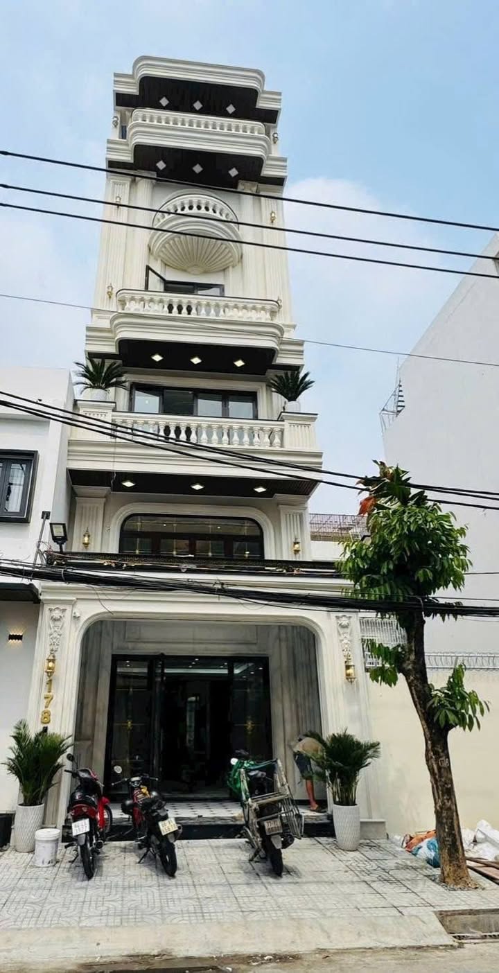 Nhà Mặt Tiền Đường Số 1 Chợ Tân Mỹ, Quận 7 - 5.6x20m, 6 Lầu, 35 Tỷ