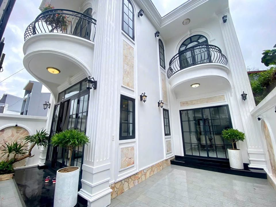 Nhà Tân Cổ Điển 2 Tầng 111m² Kiệt Ô Tô Huế - Sẵn Sàng An Cư