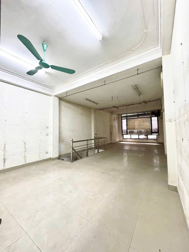 Cho thuê nhà 6 tầng mặt phố Ngọc Lâm, Long Biên - Kinh doanh sầm uất 540m²