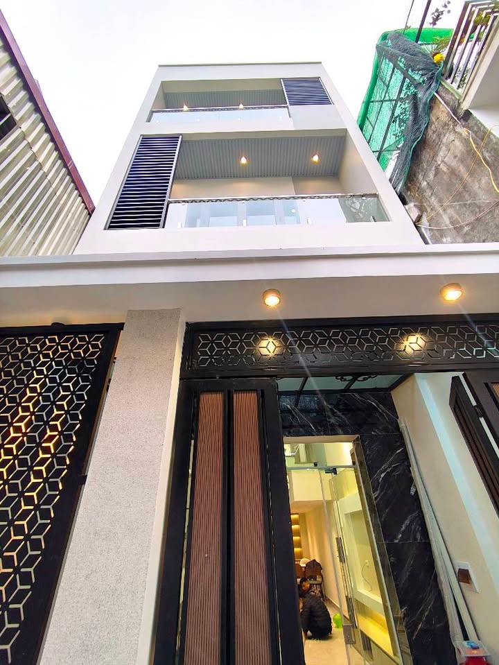 Nhà Trần Nguyên Hãn - 60m² x 3.5 Tầng - Giá 4.5 Tỷ - Sẵn Ở Ngay