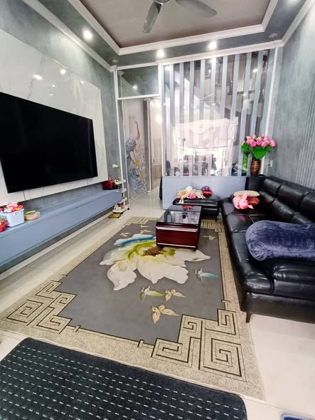 Nhà 3 Tầng Cẩm Phả - 3.2 Tỷ - Container Vào Nhà