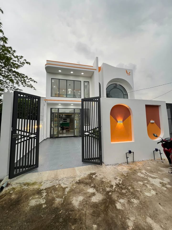 Nhà Mặt Tiền Ô tô Phước Lý, Long An - 120m², 3PN, Sổ Hồng Riêng