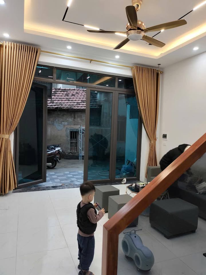 Bán nhà 3 tầng Phường Đông Vệ 64m² giá 2 tỷ - Chính chủ bán gấp!