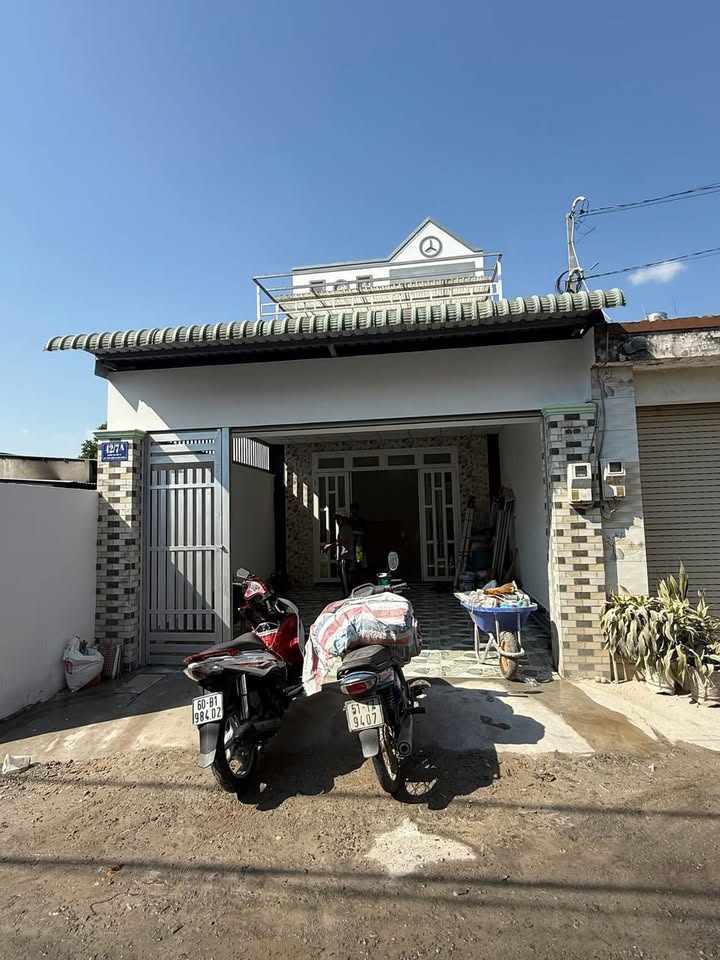 Nhà Hóc Môn 110m² - Sẵn sàng ở ngay, ô tô vào tận nhà!