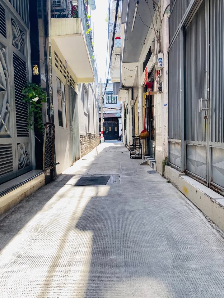 Nhà 2 Tầng Nở Hậu 56m² Phường Phú Trung - Giá 6.1 Tỷ, Sẵn Sàng Về Ở