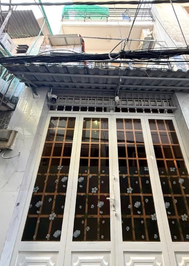 Nhà Phố Tân Phú - 3.2 Tỷ, 4PN, Sát MTKD Đường 18