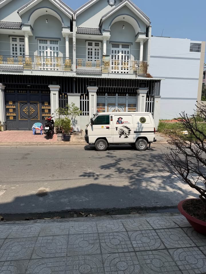 Nhà 100m² Hướng Bắc - Khu 5sao 1 Cần Giuộc, Sổ Hồng, Full Nội Thất