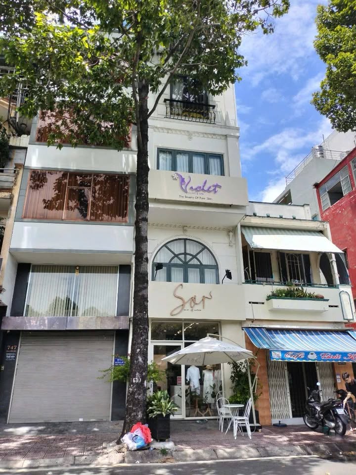 Nhà 2 Mặt Tiền Kinh Doanh Đỉnh Hoàng Sa, Q3 - 44m², 21 Tỷ