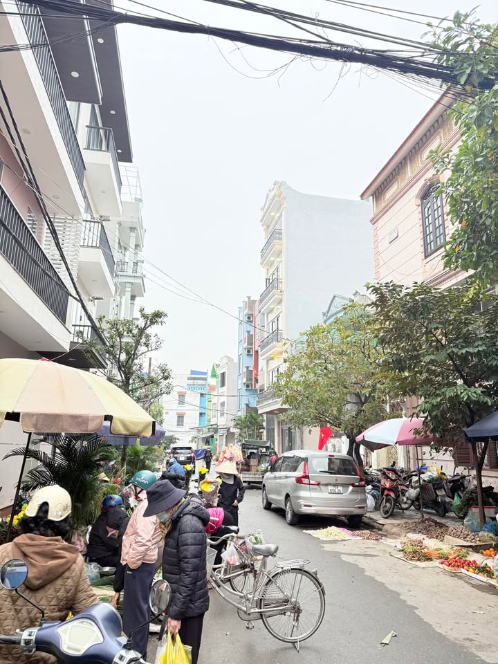 Nhà 5 Tầng Thang Máy, Ô Tô Tránh: 100m² Lạch Tray, Hải Phòng - Giá Tốt