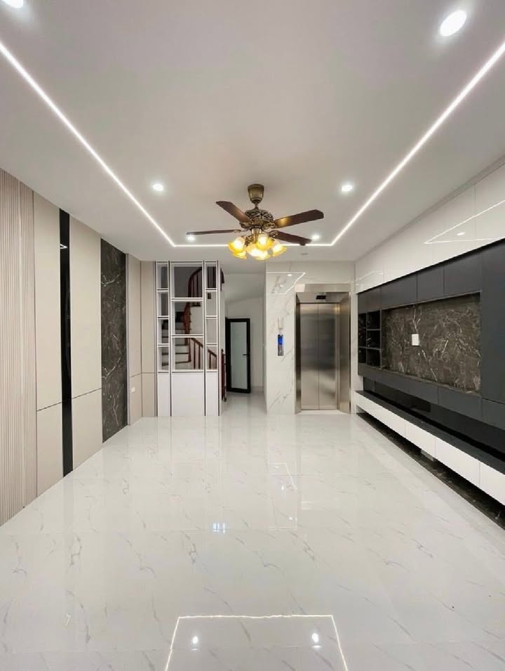 Bán nhà Trương Định 35m² 7.5 tỷ - Nhà mới 6 tầng thang máy nhập!