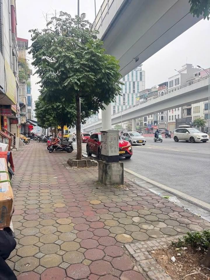 Nhà Mặt Tiền Kinh Doanh Đường Trường Chinh, Đống Đa - 20m², 5.15 Tỷ