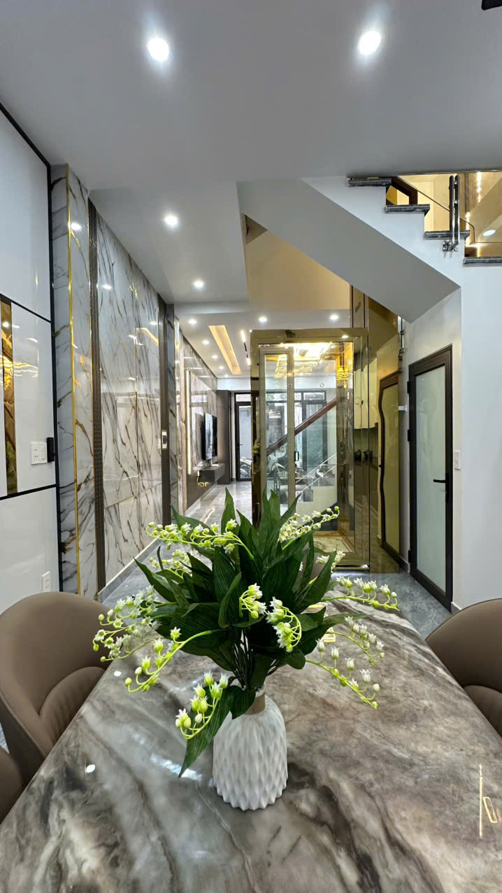 Nhà phố Sen Hồ 60m² - Ô tô vào tận nhà, full nội thất cao cấp!