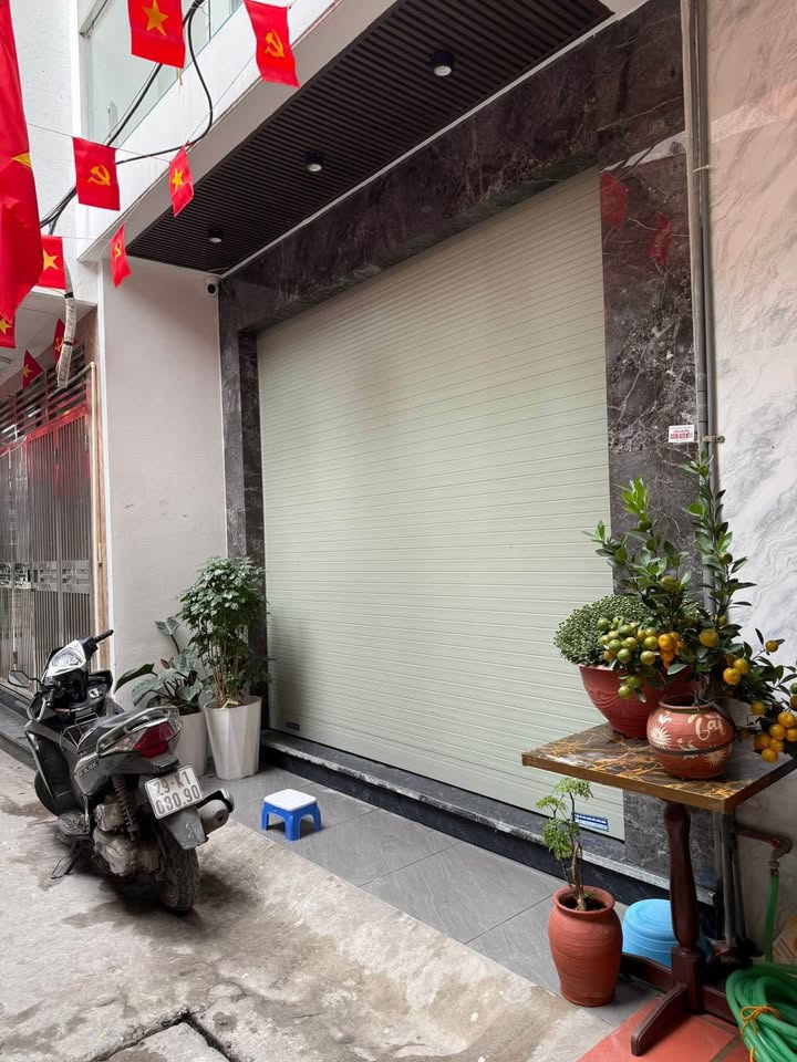 Nhà Riêng Phố Trạm Long Biên 38m² - Sẵn sàng ở ngay!