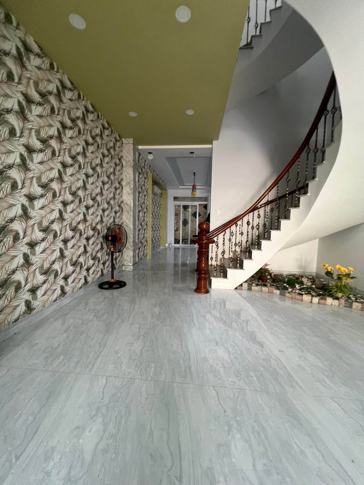 Nhà 3 Lầu Võ Văn Kiệt, Phan Thiết - 115m², Kinh Doanh/Ở/VP Giá 15 Triệu